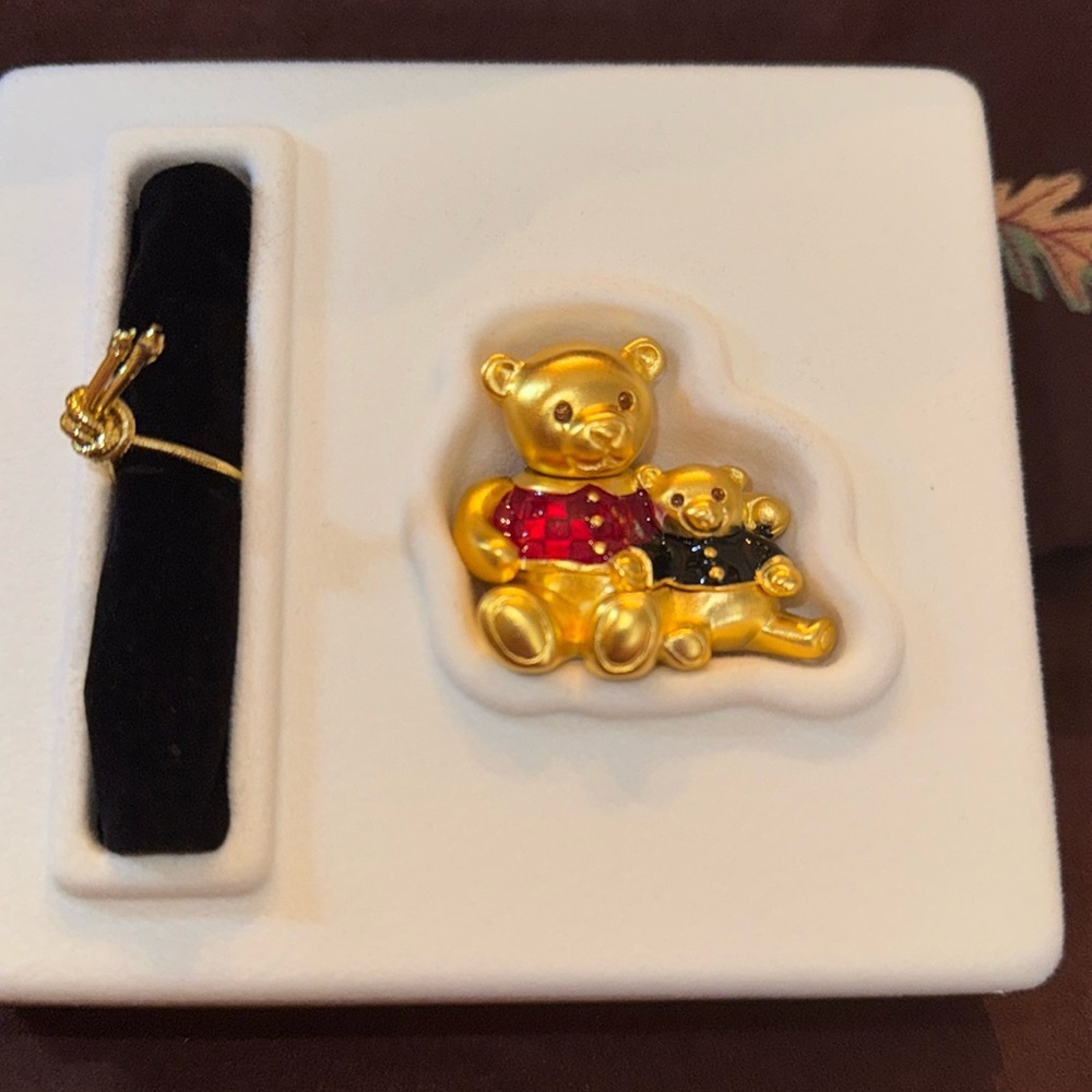 🐈‍⬛ Estée Lauder NWT Beautiful solid perfume compact “ TEDDIES “
